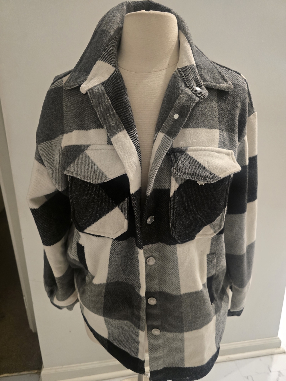 Women's Black & Gray Plaid Button-Up Shacket